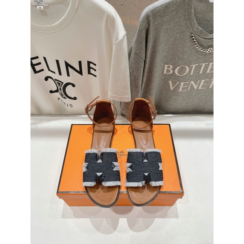H**mes slippers